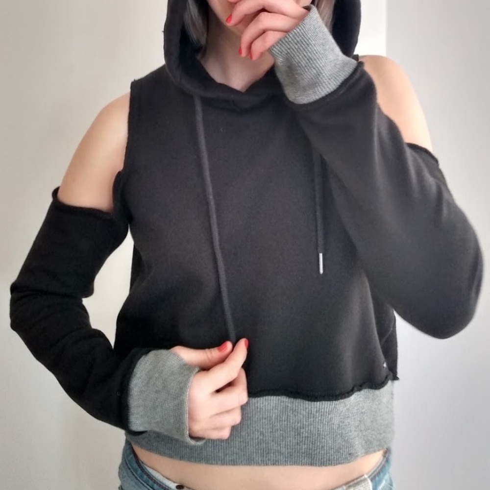 Crop sweater